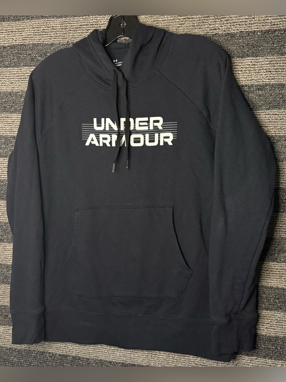 Under Armour Men’s Black Pullover Looe Fit Hoodie Sweatshirt Small EUC